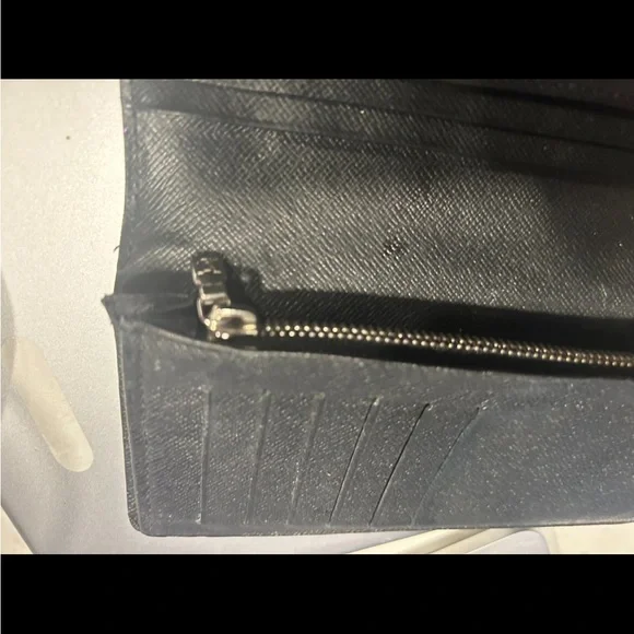 Louis Vuitton Damier Bi-fold - Picture 3 of 9